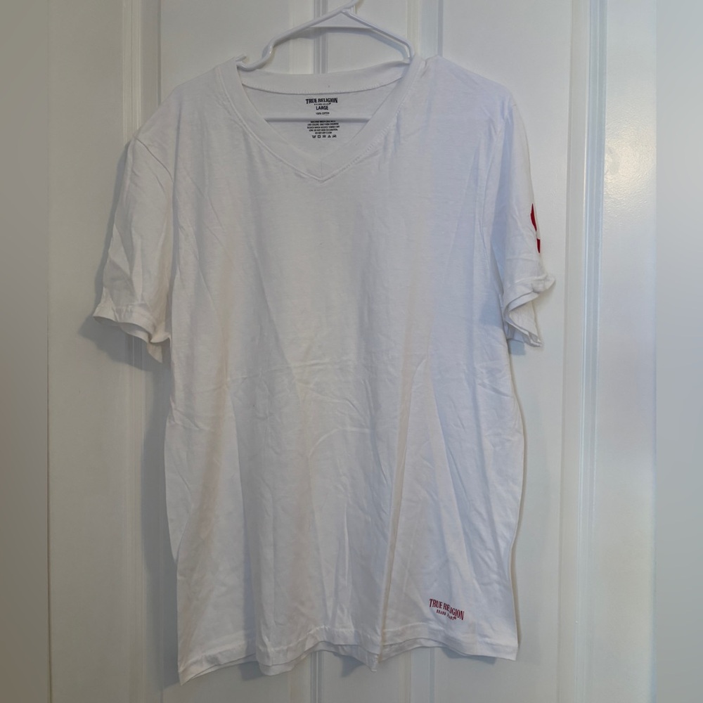 True Religion - Men’s Classic White Short Sleeve V Neck Tee. Size L 100% Cotton